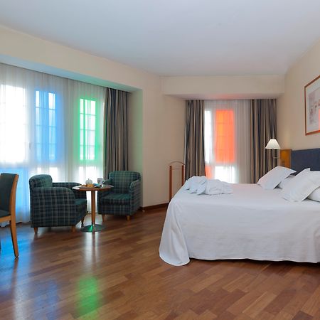 Urh Ciutat De Mataro Hotel Bagian luar foto