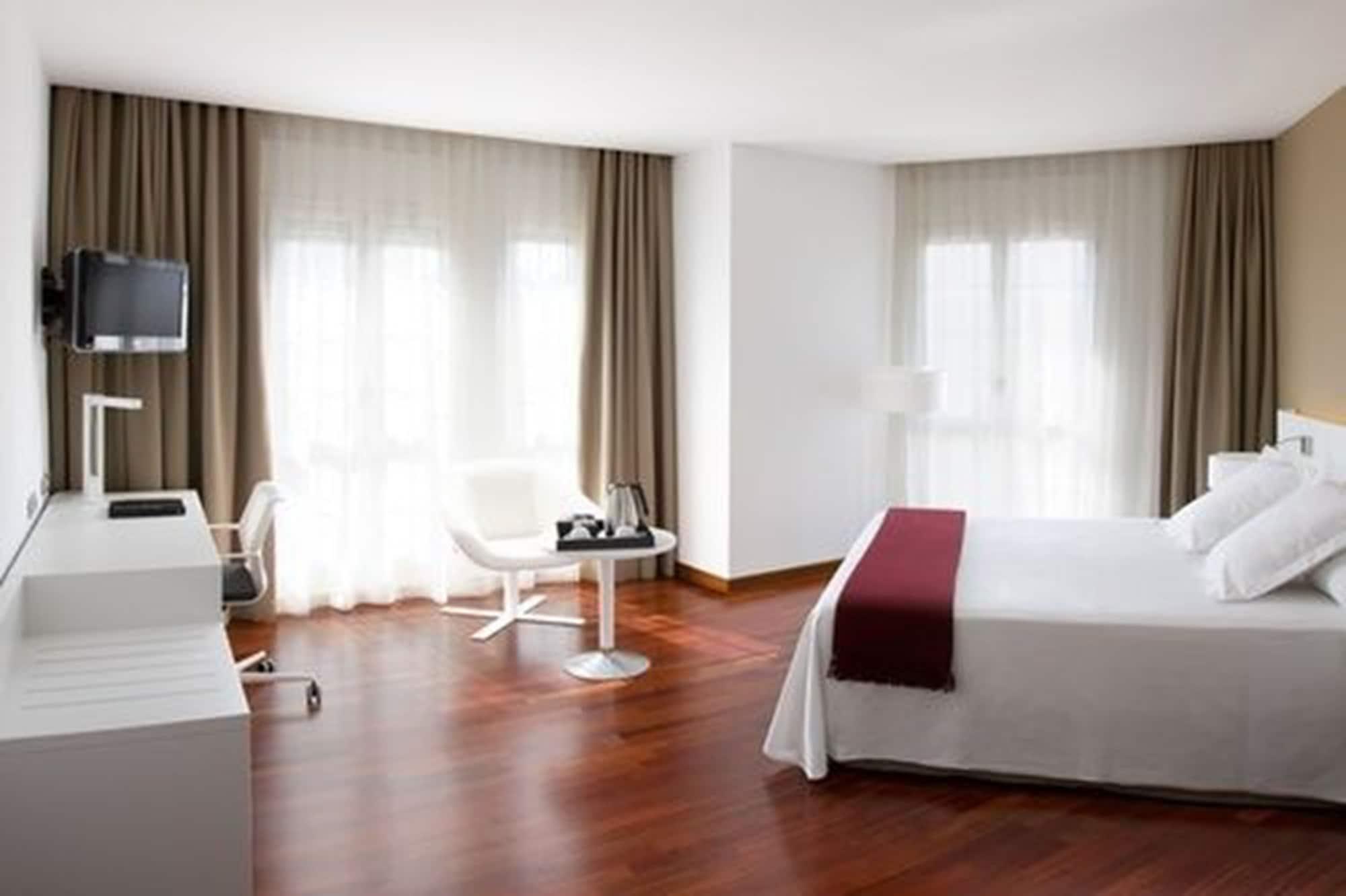 Urh Ciutat De Mataro Hotel Ruang foto