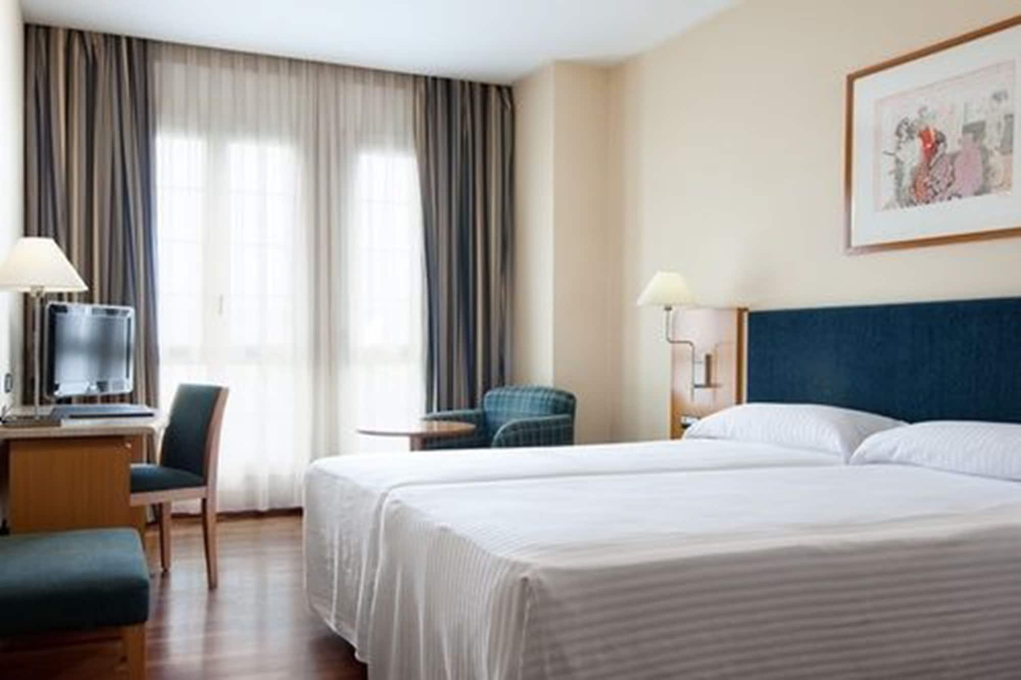 Urh Ciutat De Mataro Hotel Bagian luar foto
