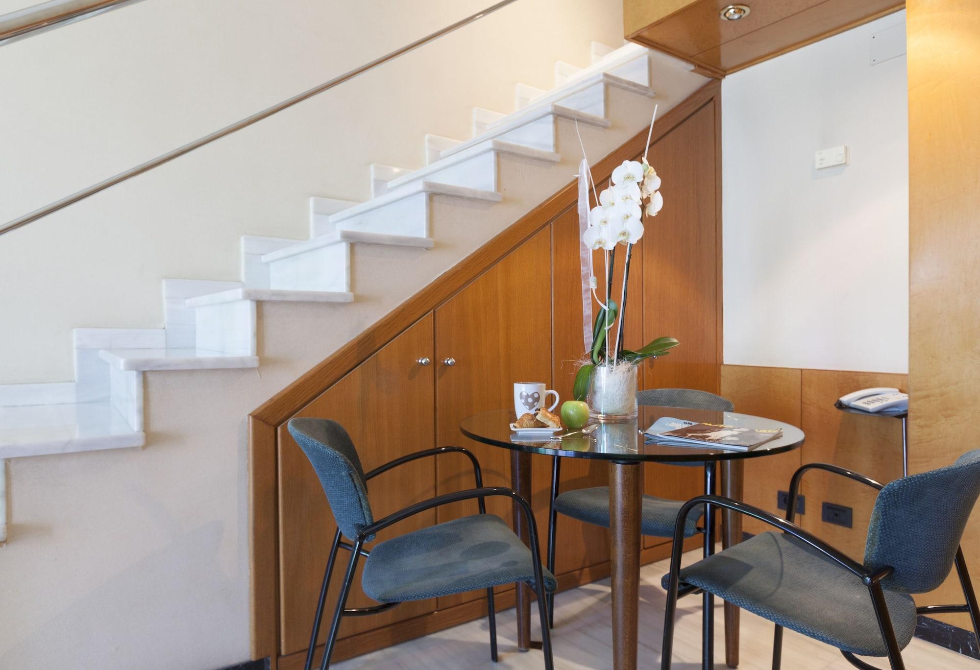 Urh Ciutat De Mataro Hotel Bagian luar foto