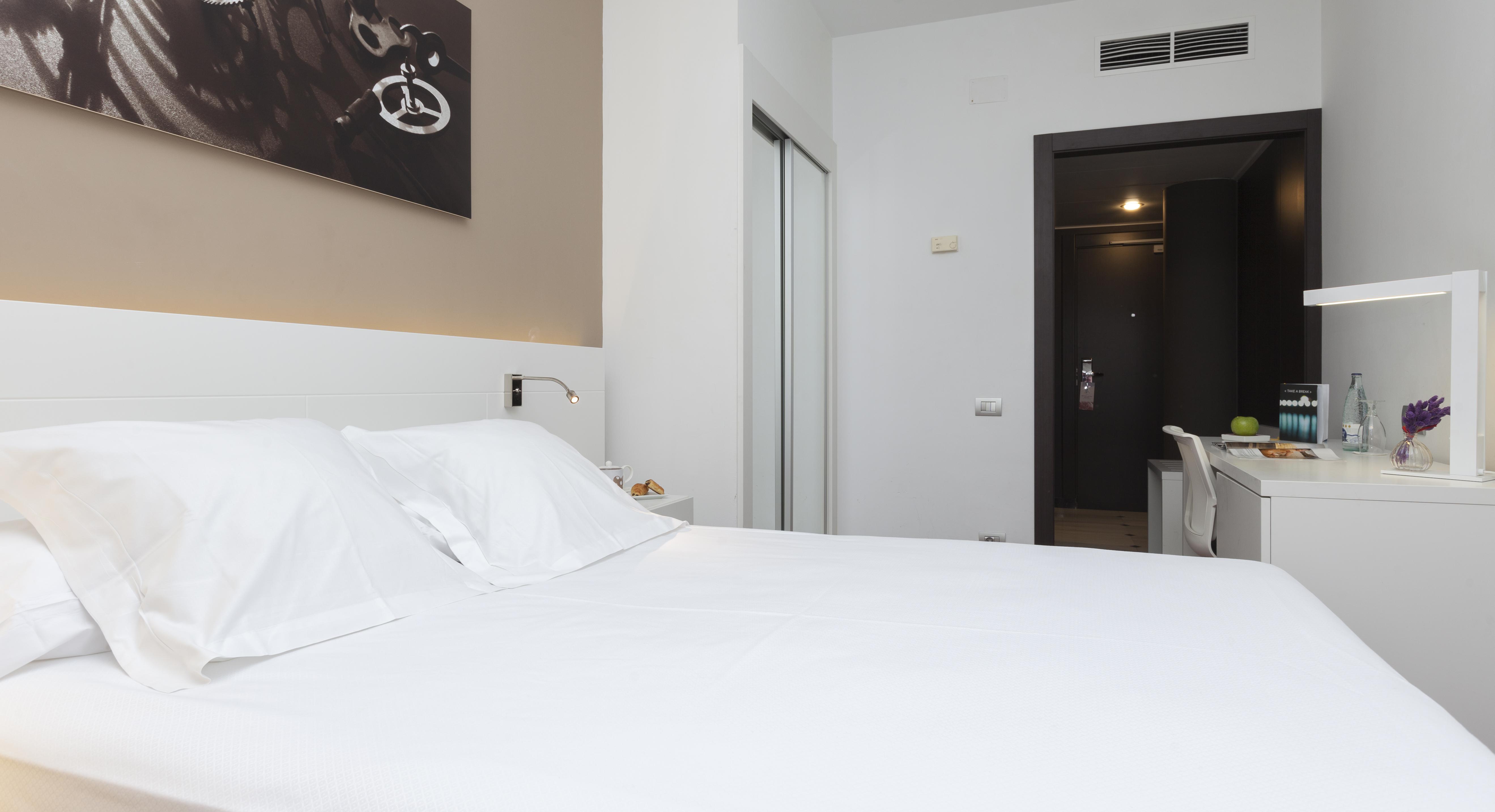 Urh Ciutat De Mataro Hotel Bagian luar foto
