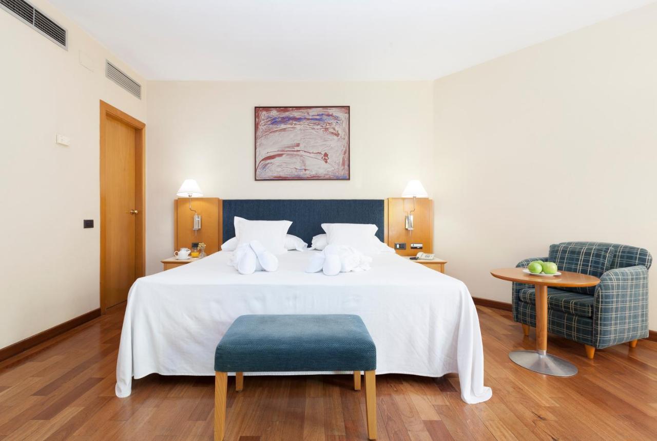 Urh Ciutat De Mataro Hotel Bagian luar foto