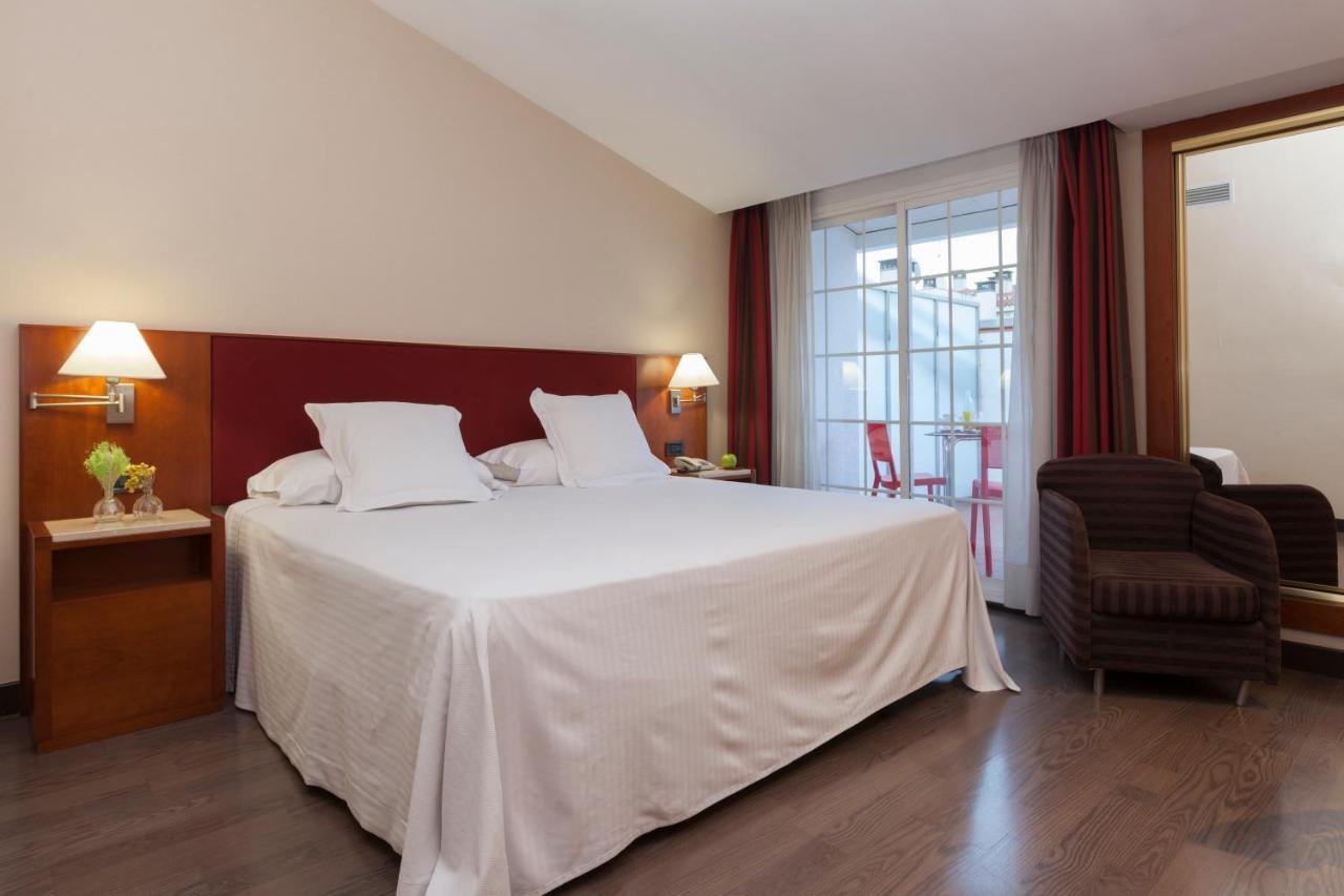 Urh Ciutat De Mataro Hotel Bagian luar foto