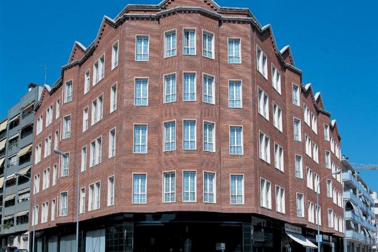 Urh Ciutat De Mataro Hotel Bagian luar foto