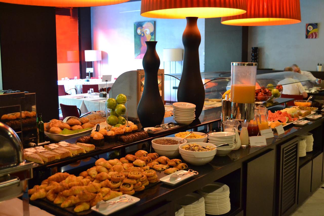 Urh Ciutat De Mataro Hotel Bagian luar foto