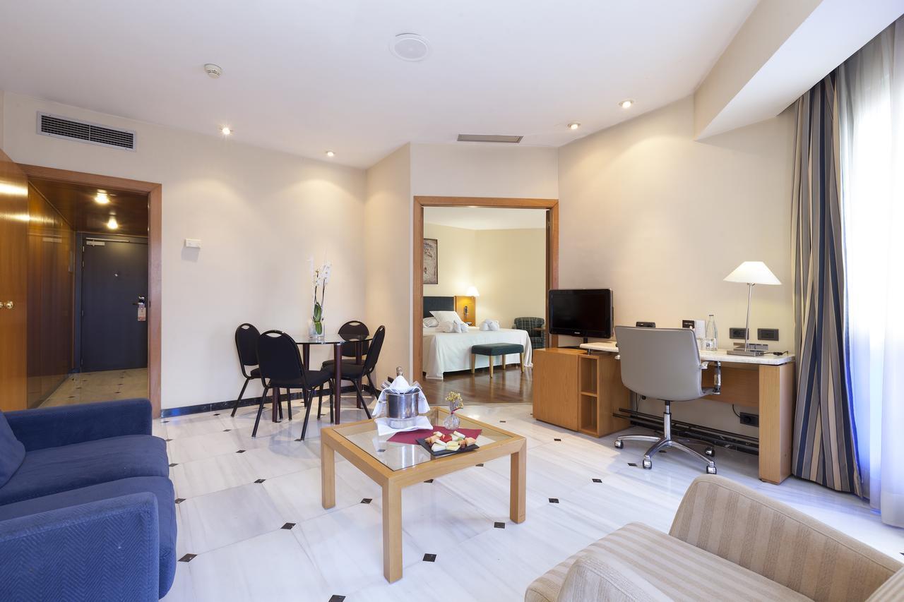 Urh Ciutat De Mataro Hotel Bagian luar foto