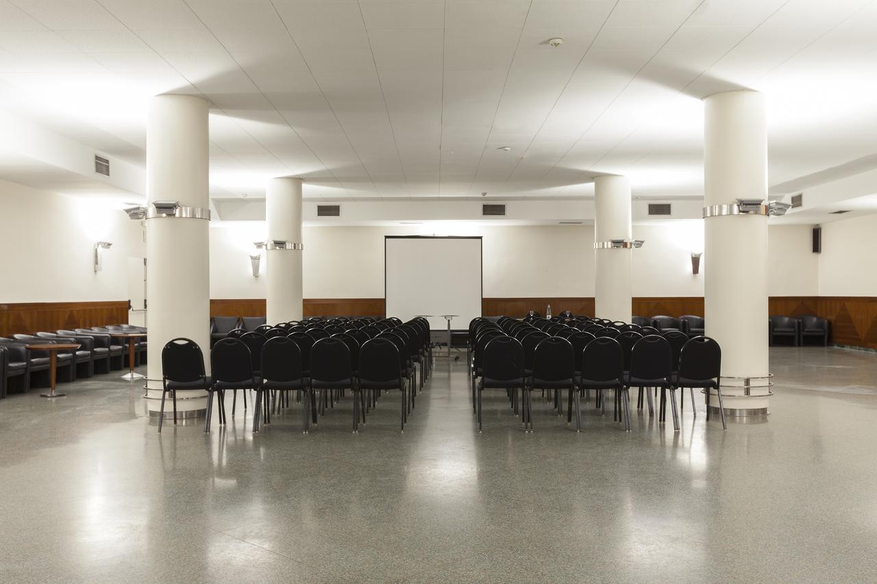Urh Ciutat De Mataro Hotel Bagian luar foto