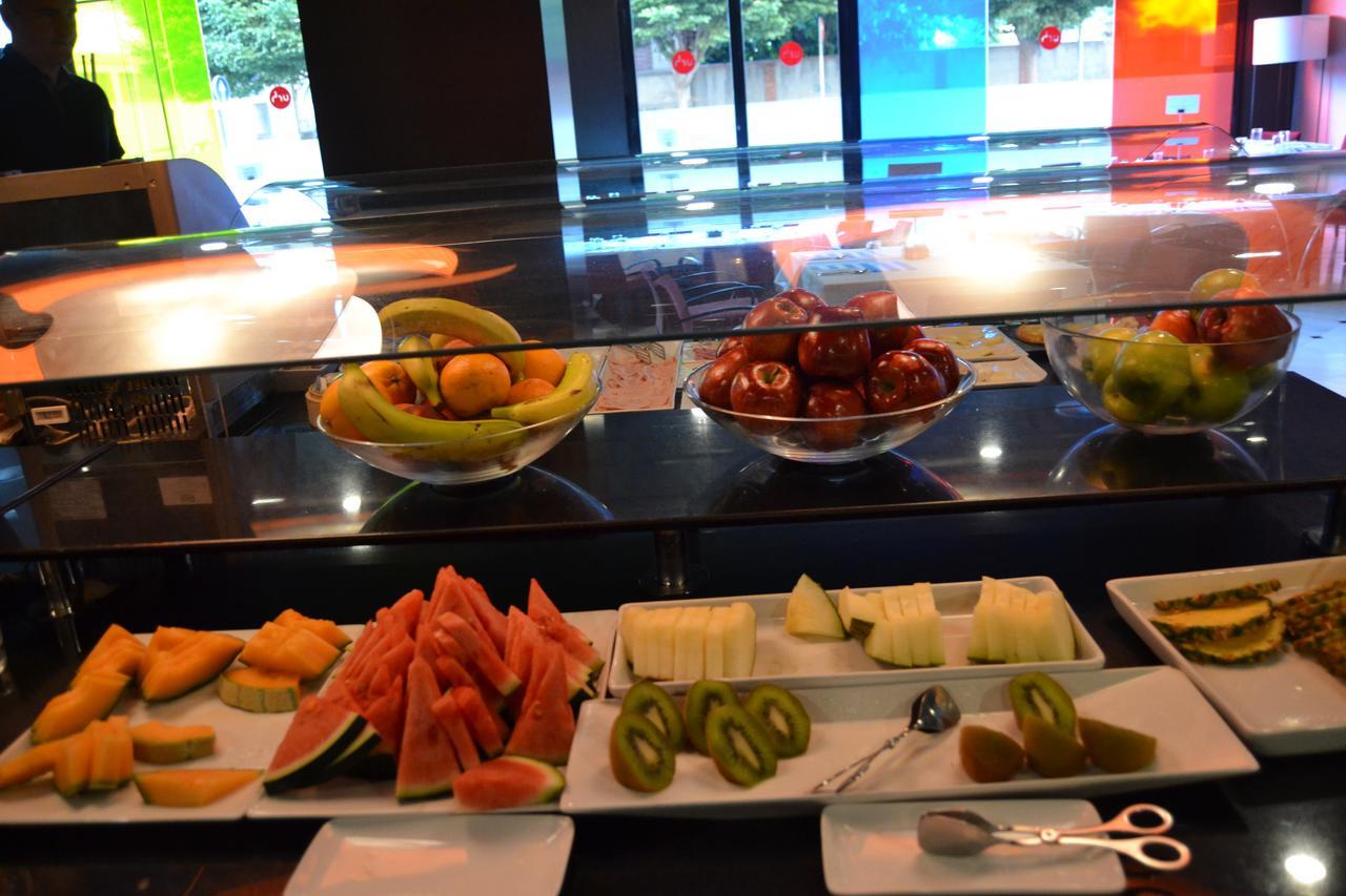 Urh Ciutat De Mataro Hotel Bagian luar foto