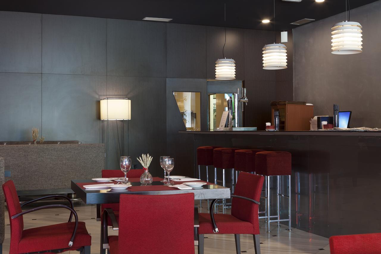 Urh Ciutat De Mataro Hotel Bagian luar foto
